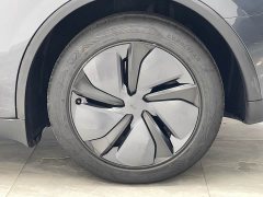 Tesla Model Y Rear-Wheel Drive - ფოტო 19