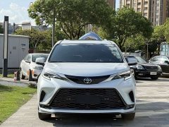 Toyota Emgrand S12 Grevias 2.5L Hybrid Premium Plus Edition - ფოტო 2