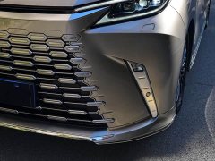 Lexus LM 500h Six-Seat Premium Edition - ფოტო 3