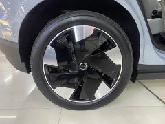 Volvo EX30 2025 Rear-Wheel Drive Extended Range Ultra - ფოტო 10