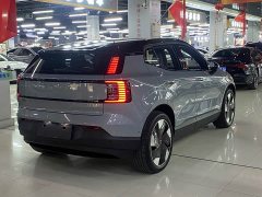 Volvo EX30 2025 Rear-Wheel Drive Extended Range Ultra - ფოტო 17