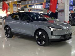 Volvo EX30 2025 Rear-Wheel Drive Extended Range Ultra - ფოტო 3