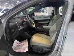 Volvo EX30 2025 Rear-Wheel Drive Extended Range Ultra - ფოტო 4