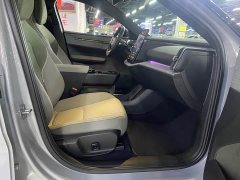 Volvo EX30 2025 Rear-Wheel Drive Extended Range Ultra - ფოტო 8