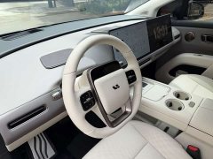 Li Auto i8 Four-Wheel Drive High Performance - ფოტო 11