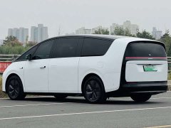 Li Auto MEGA 2025 Home Family Edition - ფოტო 11