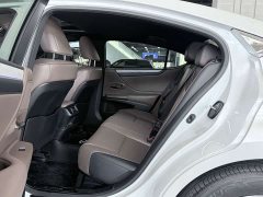 Lexus ES 200 Premium Edition - ფოტო 10