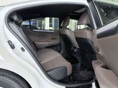 Lexus ES 200 Premium Edition - ფოტო 11