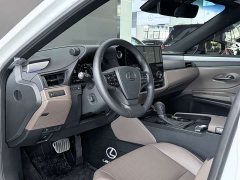 Lexus ES 200 Premium Edition - ფოტო 8