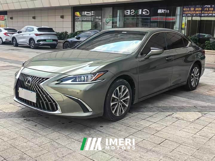 Lexus ES 2022 200 Excellence Edition - ავტომობილი ჩინეთიდან