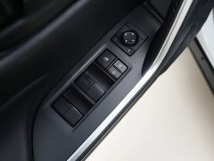 Toyota RAV4 2.0L CVT FWD Urban Edition - ფოტო 14