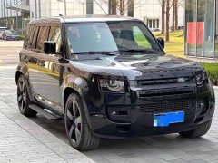 Land Rover Defender 110 V8 007 Heritage Edition - ფოტო 3