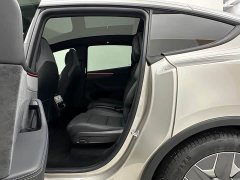 Tesla Model Y L Long Range All-Wheel Drive - ფოტო 11