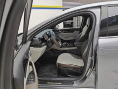 BYD Qin PLUS Glory Edition DM-i 55KM Leading - ფოტო 9