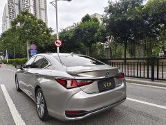 Lexus ES 2022 300h Excellence Edition - ფოტო 3