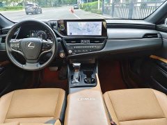 Lexus ES 2022 300h Excellence Edition - ფოტო 8