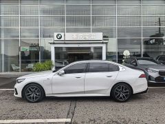 BMW i5 eDrive 35L Premium M Sport Package - ფოტო 17