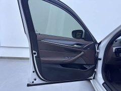 BMW 5 Series 530Li Premier M Sport Package - ფოტო 7