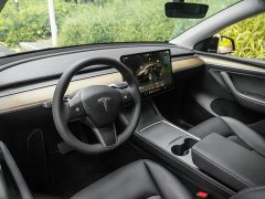Tesla Model Y Rear-Wheel Drive - ფოტო 10