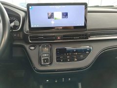 Honda Odyssey 2.0L e:HEV Luxury - ფოტო 10
