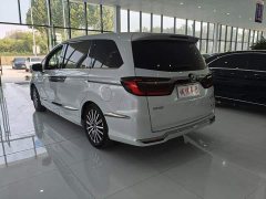 Honda Odyssey 2.0L e:HEV Luxury - ფოტო 6