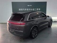 Li Auto L8 Ultra Smart Refresh Edition - ფოტო 3