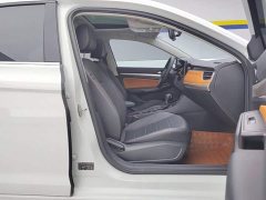 Volkswagen Bora 200TSI DSG Comfort Pro - ფოტო 8