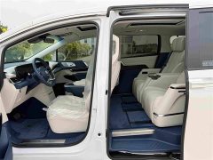 Toyota 2.0T Six-Seat Yun Shi Edition - ფოტო 11