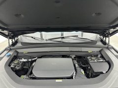 Li Auto L9 2023 Pro - ფოტო 17