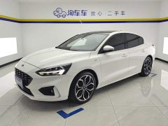 Ford Focus Sedan EcoBoost 180 Automatic ST Line - ფოტო 1