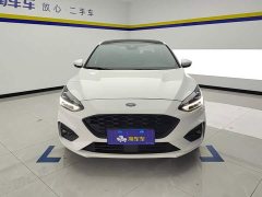 Ford Focus Sedan EcoBoost 180 Automatic ST Line - ფოტო 2