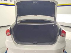 Ford Focus Sedan EcoBoost 180 Automatic ST Line - ფოტო 4