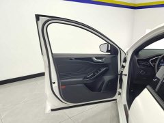 Ford Focus Sedan EcoBoost 180 Automatic ST Line - ფოტო 7