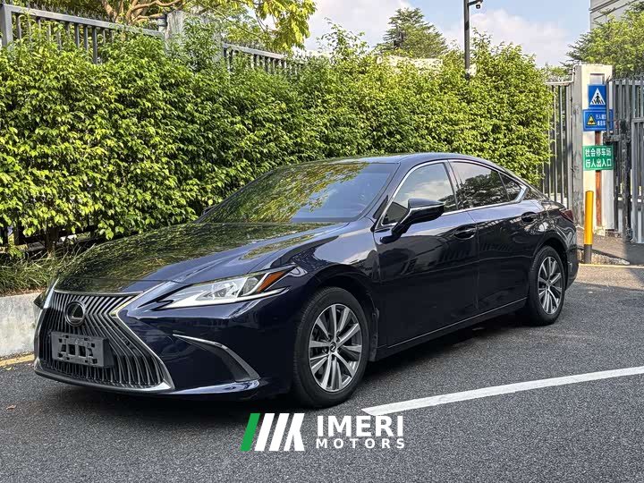 Lexus ES 200 Excellence Edition
