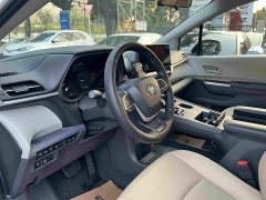 Toyota Sienna 2.5L Hybrid Comfort Edition - ფოტო 10