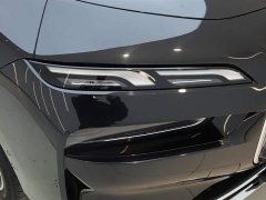 BMW 7 Series 2023 735Li Luxury Line - photo 12