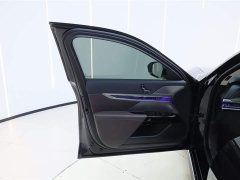 BMW 7 Series 2023 735Li Luxury Line - photo 15