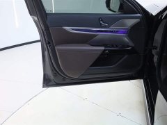 BMW 7 Series 2023 735Li Luxury Line - photo 16