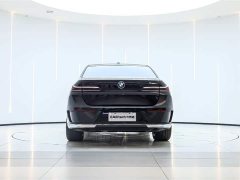 BMW 7 Series 2023 735Li Luxury Line - photo 2