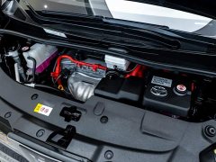 Toyota Vellfire Crown Twin Engine 2.5L HV Luxury Edition - ფოტო 11