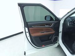 Honda Crown Road Avancier 370TURBO AWD Premium Edition - фото 7