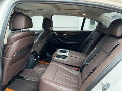 BMW 5 Series 530Li Luxury Edition Premium Package - ფოტო 6