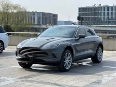 Aston Martin DBX 2023 3.0T Inline-Six - ფოტო 1