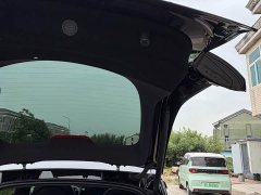 Tesla Model Y Rear-Wheel Drive - ფოტო 10
