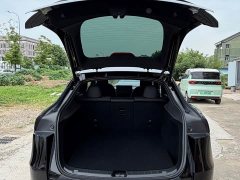Tesla Model Y Rear-Wheel Drive - ფოტო 9