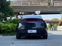 Tesla Model Y Rear-Wheel Drive - ფოტო 4