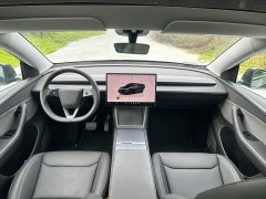 Tesla Model Y Rear-Wheel Drive - ფოტო 12