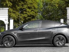 Tesla Model Y Rear-Wheel Drive - ფოტო 7
