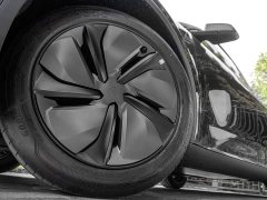 Tesla Model Y Rear-Wheel Drive - ფოტო 19