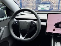 Tesla Model Y Rear-Wheel Drive - ფოტო 11